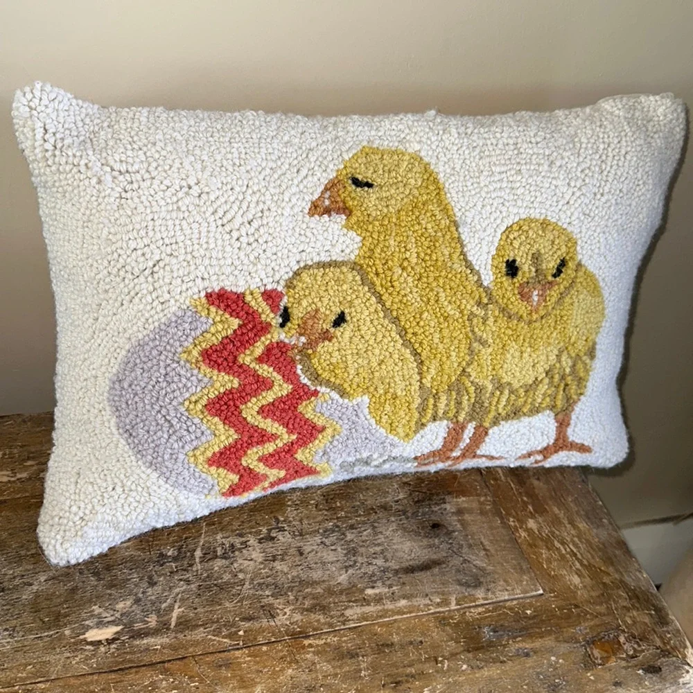 Spring Wool Hook Rug Accent Pillow with Chicks 18” x 12” - Picture 1 of 4